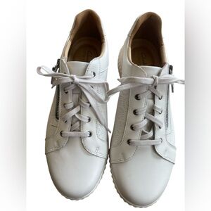 Clarks Collection Women’s 11 W White Leather Zip Lace -Up Ultimate Comfort Shoe